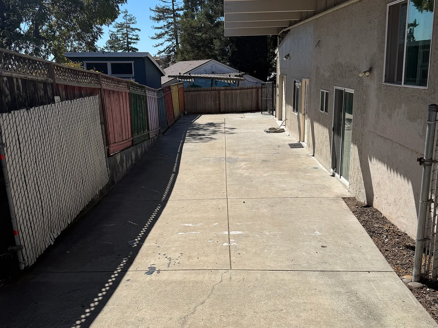 3 bed, 1000 sqft, $2,700 — Photo 2