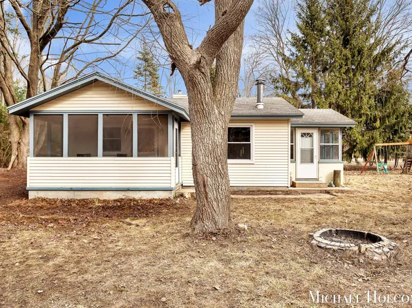 4279 S Scenic Dr, Shelby, MI 49455