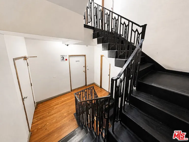 1314 N Hayworth Ave #303 — Photo 27