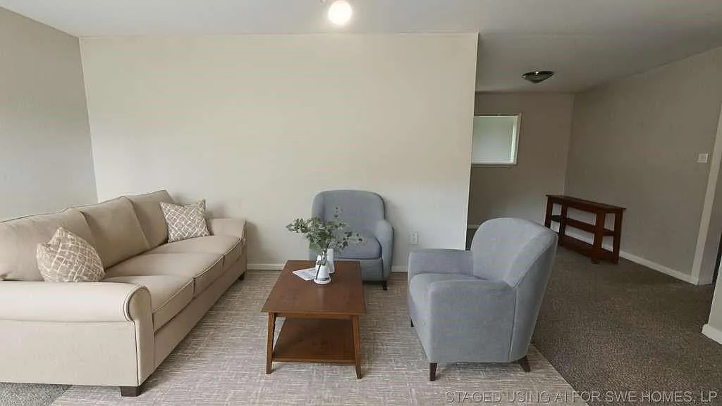 3 bed, 1.0 bath, 1188 sqft, $1,639 — Photo 2
