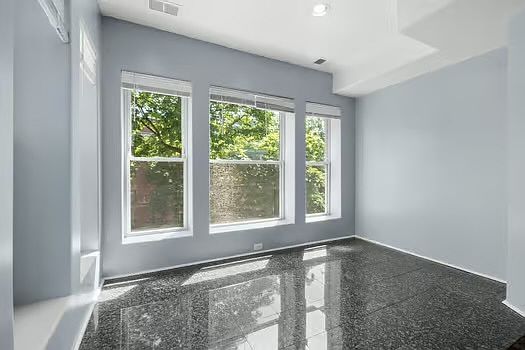 4th image of 6710 S Ridgeland Ave #2B