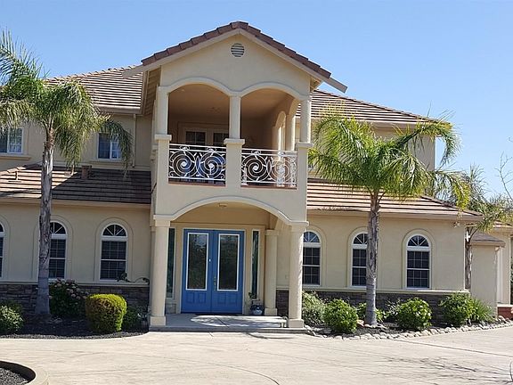 3rd image of 4165 Shelly Ln