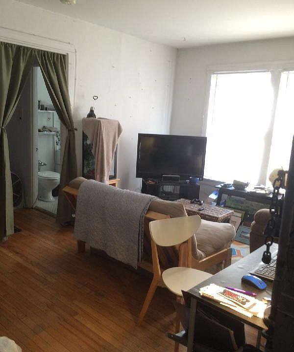 1st image of 514 W Cornelia Ave #2A