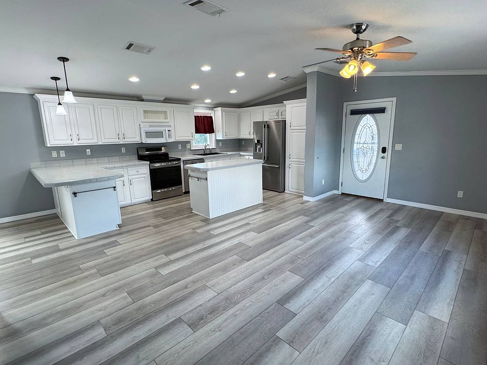 1st image of 6206 Compass Ln