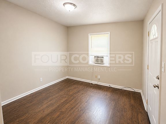 5th image of 409 N Maple St #C