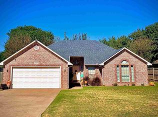 1609 Red Oak Dr, Ardmore, OK 73401