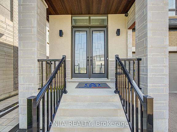 3rd image of 63 Suttonrail Way