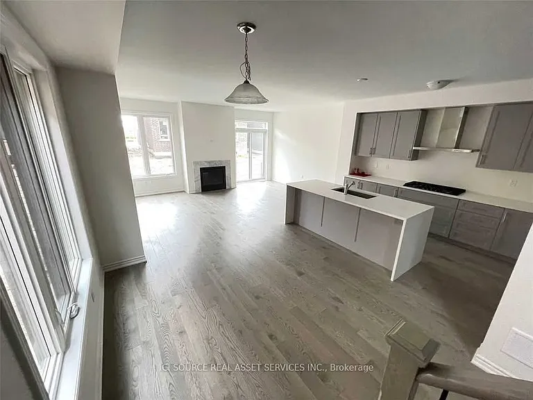 33 Macpherson St — Photo 6