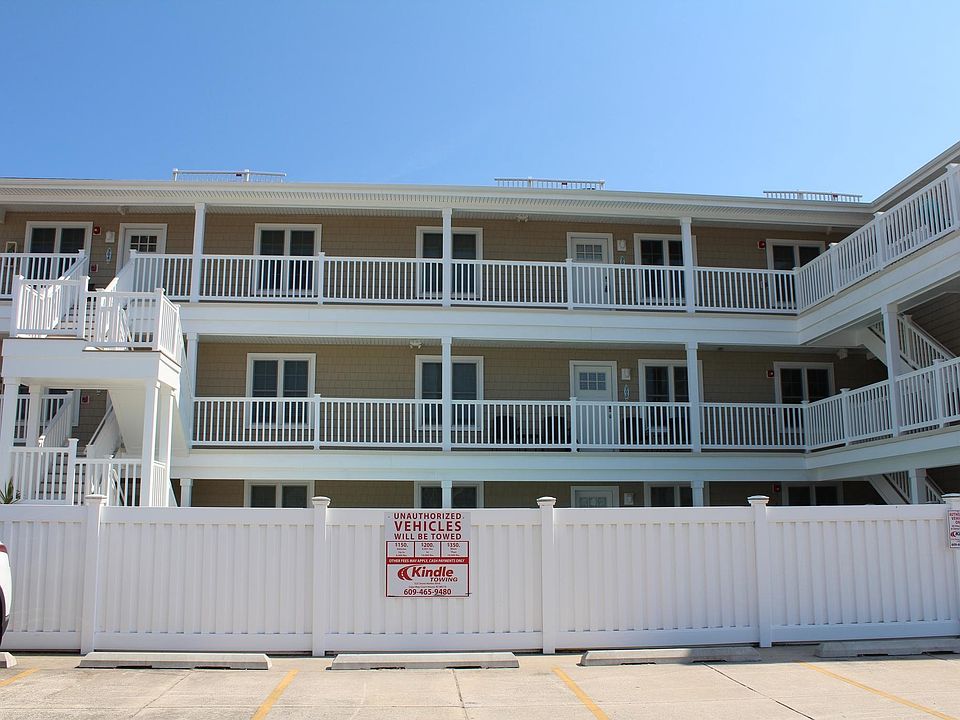 1st image of 402 E 25th Ave #202