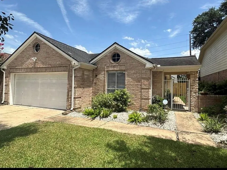 4626 Green Trail Dr