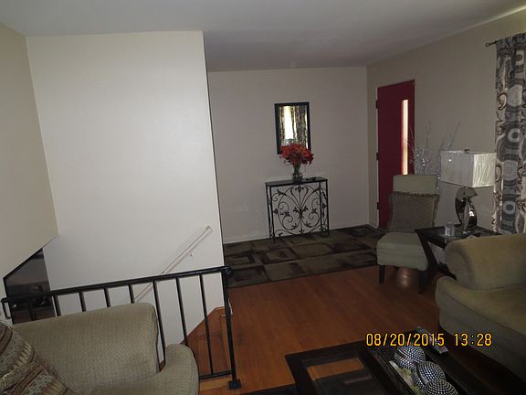 Livingroom/front door