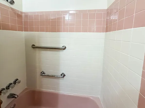 14 Suburbia Court image 4 of 21