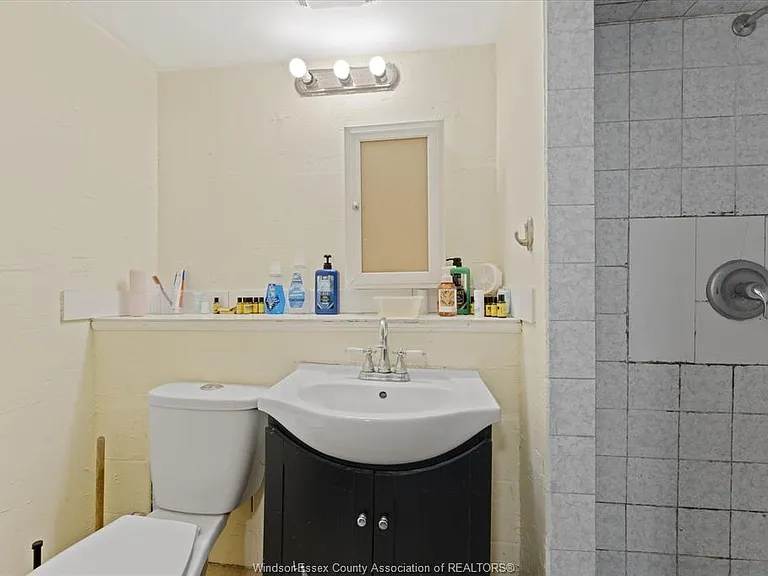 3060 Sandwich St #1 — Photo 33