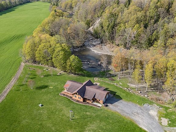 2nd image of 16989 Lemay Rd