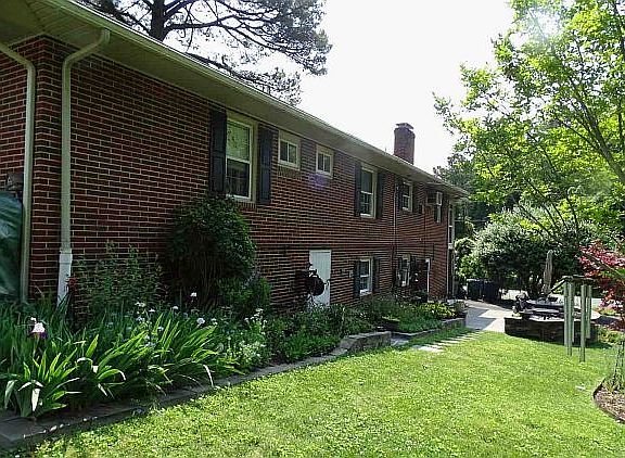 4th image of 7507 Turf Ln