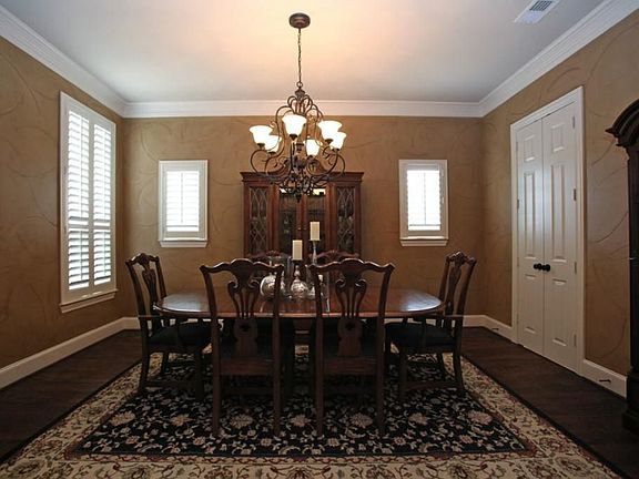 4th image of 3601 Cascades Dr