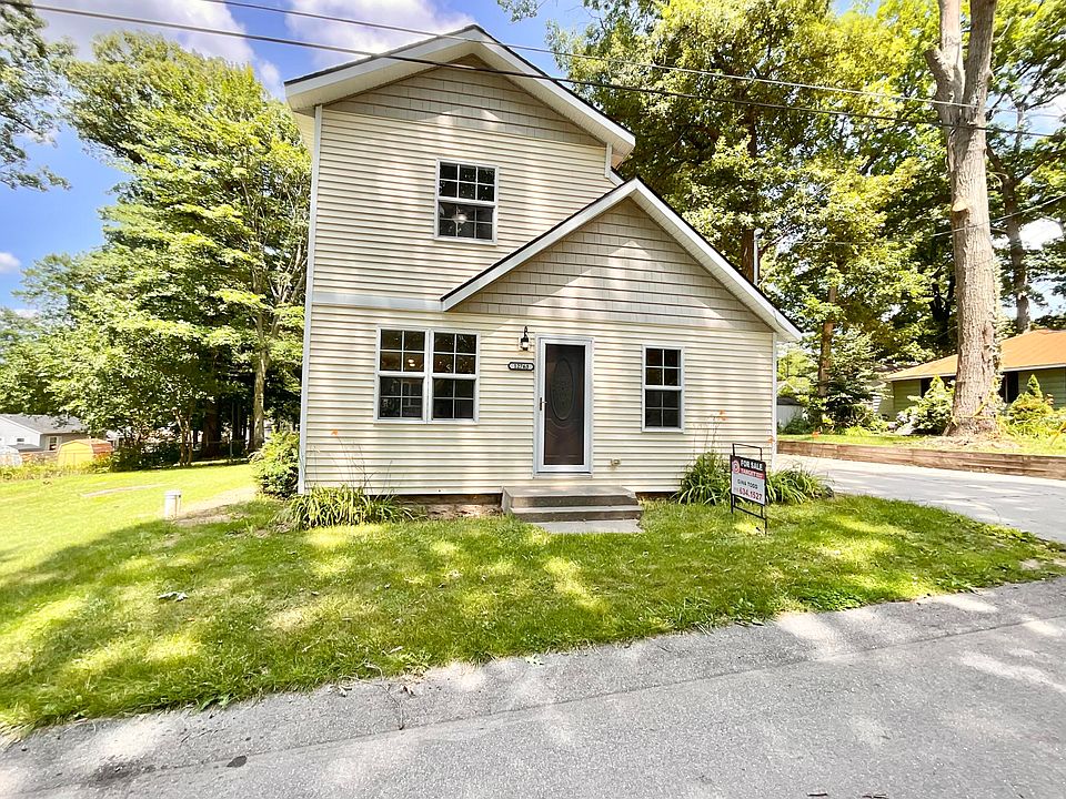 1st image of 12763 Gillman St NE