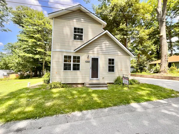 12763 Gillman St NE, Gowen, MI 49326