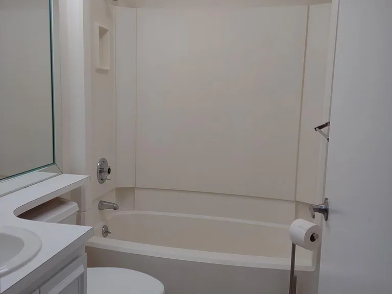 13 Village Green Cir — Photo 30