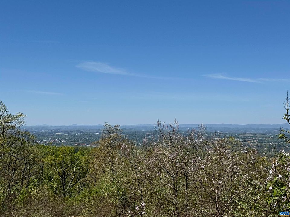 1st image of 5 Fox Ridge Ln