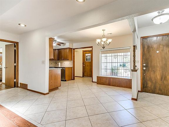 5th image of 3908 Corbett Dr