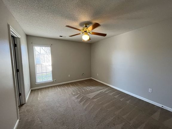 4th image of 4321 Edmonton St