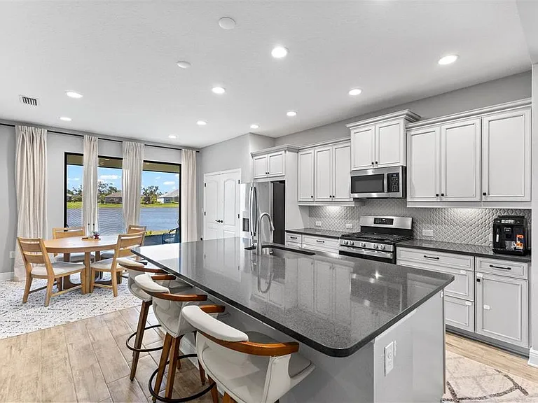 14147 Campfire Ct — Photo 32