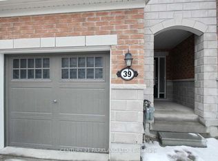 39 Fusilier Dr, Toronto, ON M1L0C2