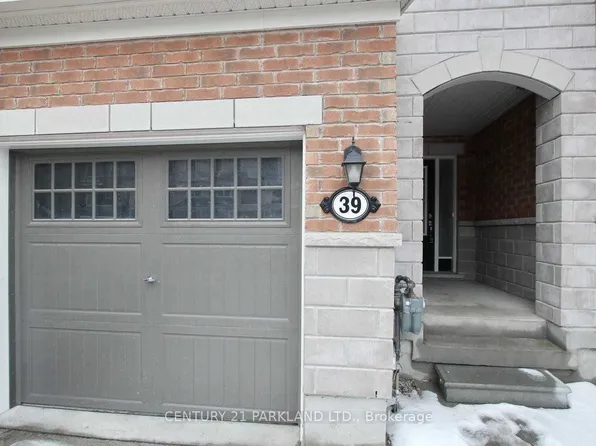 39 Fusilier Dr, Toronto, ON M1L 0C2
