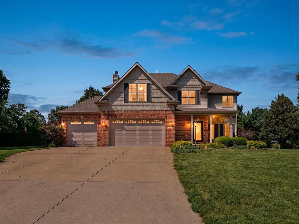 1st image of 30 Long Grove Dr