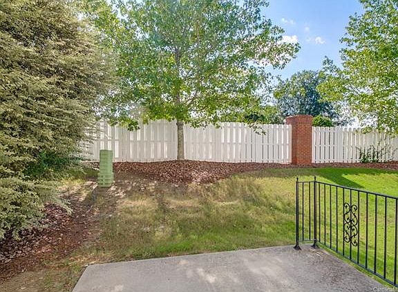 3rd image of 6958 Beverly Springs Dr #5D