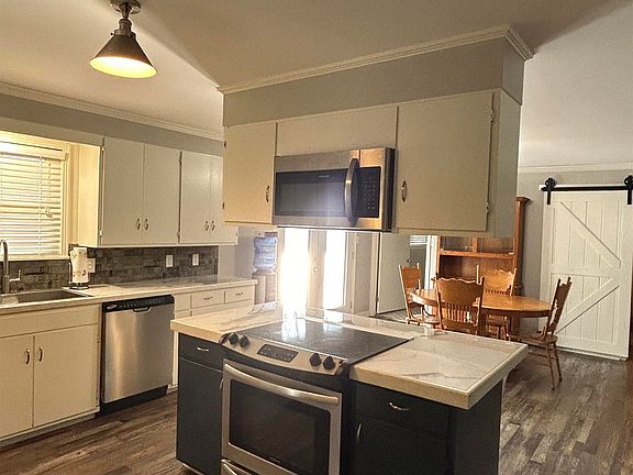 4th image of 1924 Bettis Mountain Rd