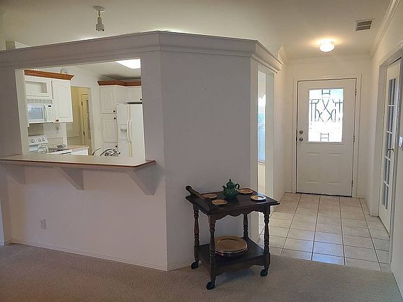 4th image of 16 Morington Ln
