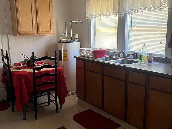 5th image of 205 Sterling St