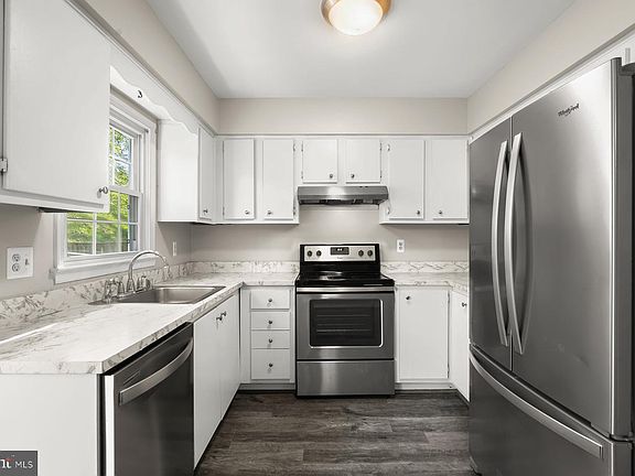 5th image of 5827 Richardson Mews Sq
