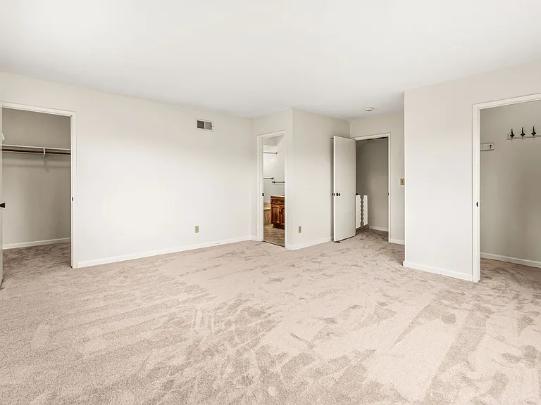8766 Glenira Ave — Photo 16