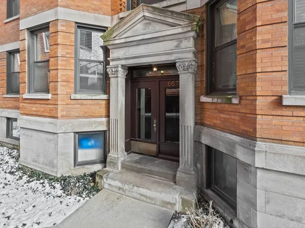 667 W Barry Ave APT 3N, Chicago, IL 60657
