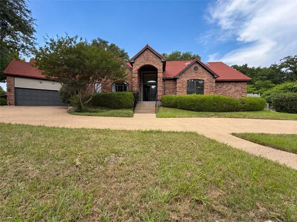 2405 Castle Rock Rd, Arlington, TX 76006