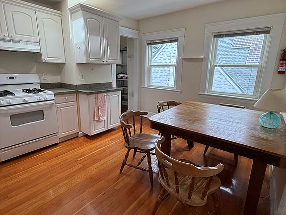 3rd image of 155 College Ave #3