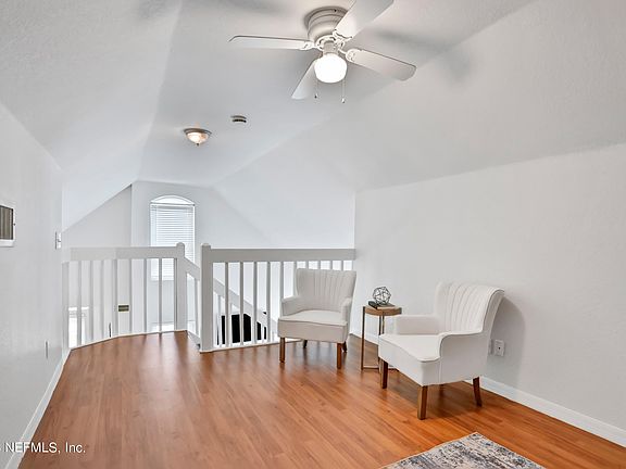 3rd image of 13703 N Richmond Park Dr #1807