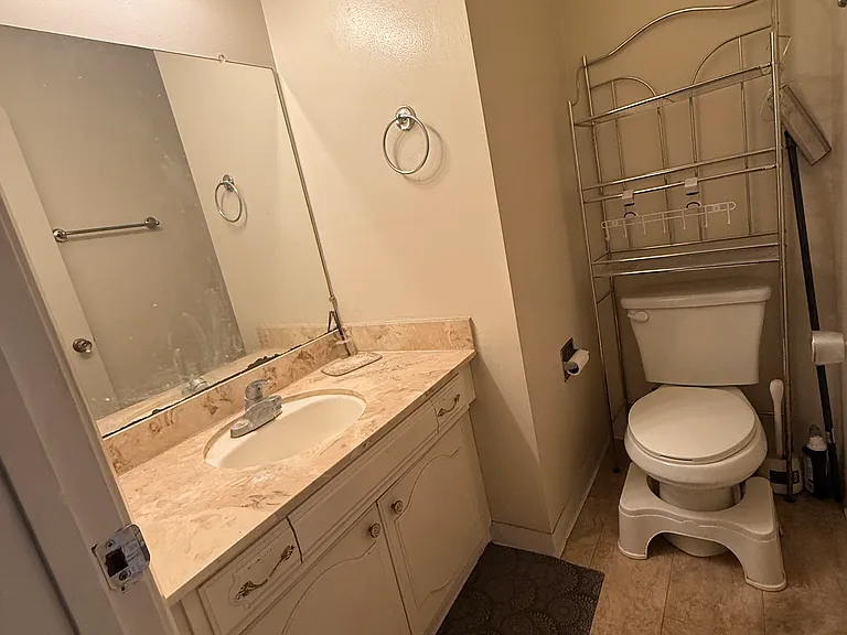 437 Boynton Ave #4 — Photo 6