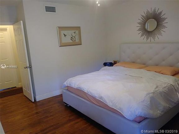 4th image of 7282 Gary Ave #7282