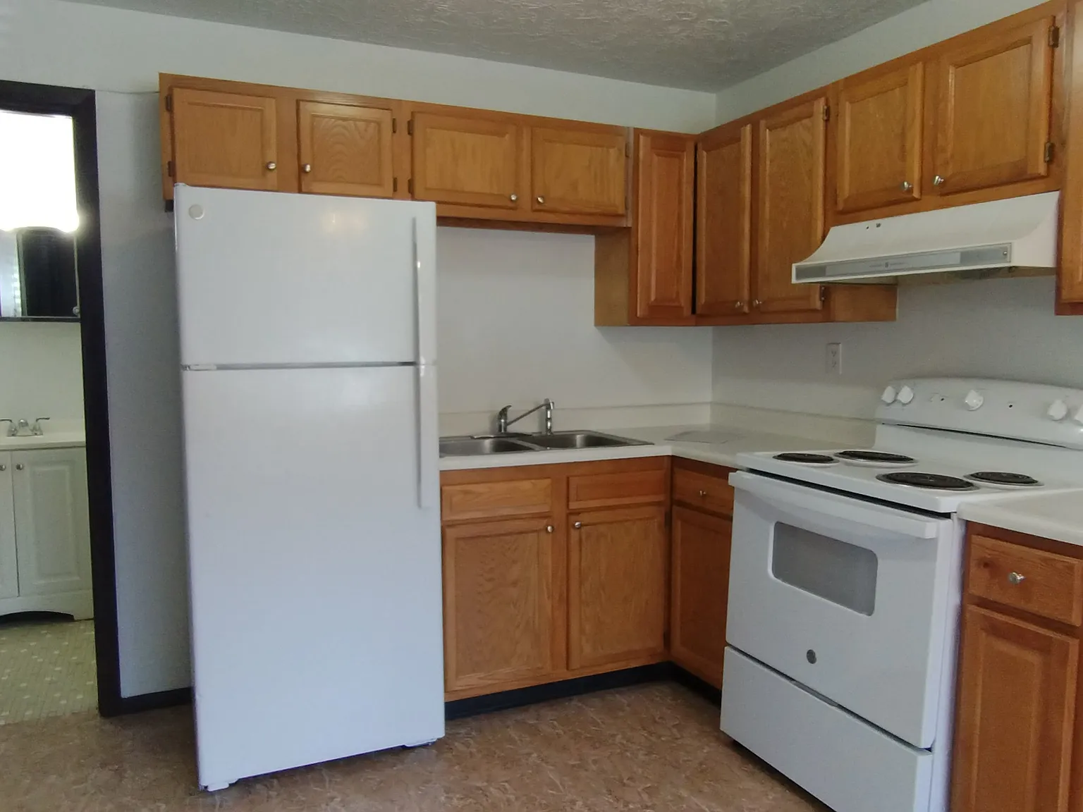 Via Manor Apartments — Photo 2