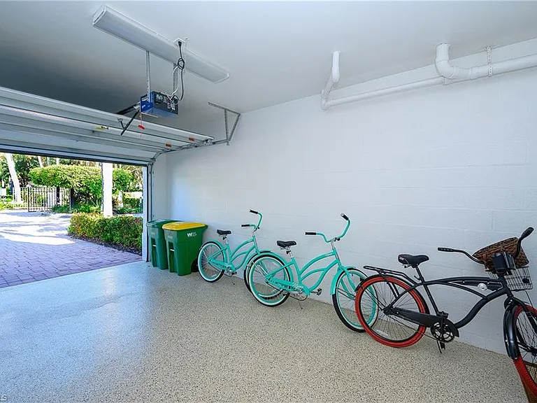 2371 Ravenna Blvd #101 — Photo 25