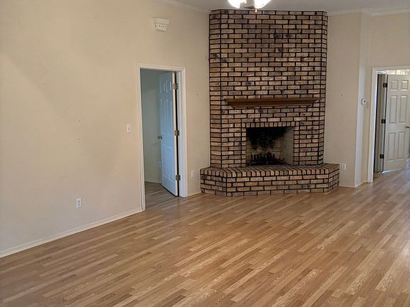 4th image of 3626 Ashbury Ln