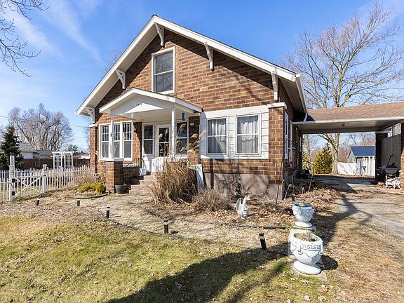 2nd image of 1168 Seneca St