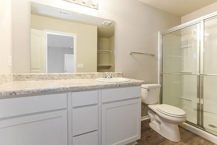 1056 Huntington Dr — Photo 7