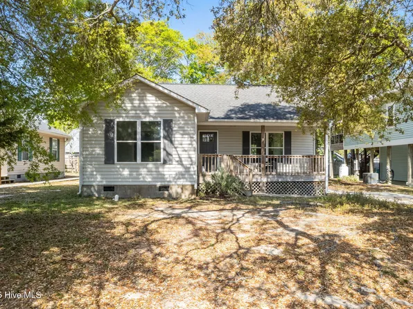 121 NW 19th Street, Oak Island, NC 28465