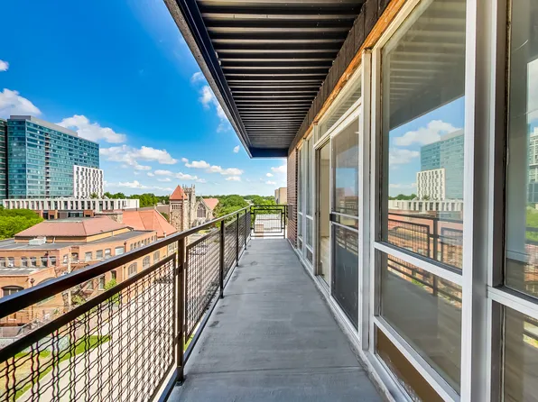 R+B Towers, 922 North Blvd #930-101, Oak Park, IL 60301