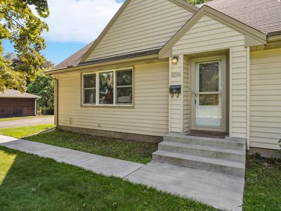 8206 Portland Ave S, Bloomington, MN, 55420